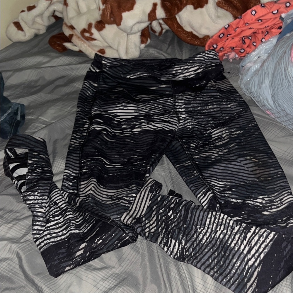 SO Black and White Patterned Leggings